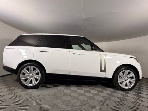 Used 2023 Land Rover Range Rover SE image 9