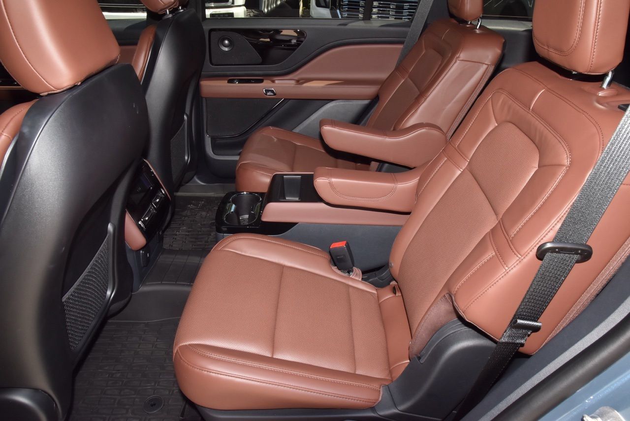 New 2026 Lincoln Aviator Reserve AWD/4WD image 14