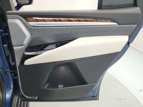 Certified 2026 Cadillac Escalade Platinum Sport w/ LPO, Floor Liner Package AWD/4WD image 27