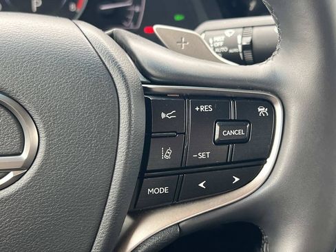 Used 2023 Lexus ES 350 w/ Premium Package FWD image 11