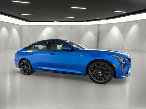 New 2026 Cadillac CT5 V image 7