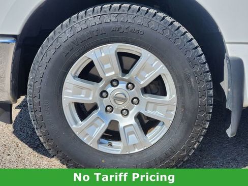 Used 2018 Nissan Titan SV w/ SV Convenience Package image 8