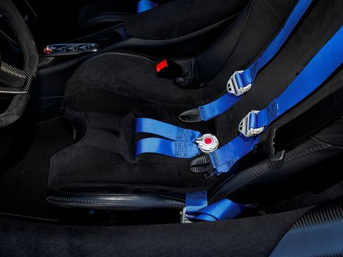 Used 2023 McLaren Artura RWD image 42