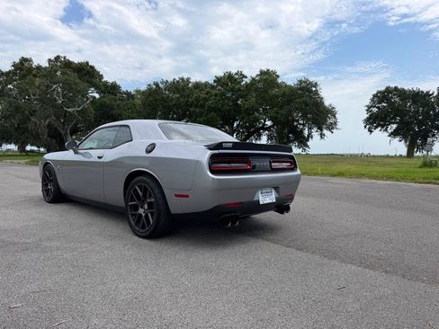 Used 2016 Dodge Challenger R/T Scat Pack RWD image 3