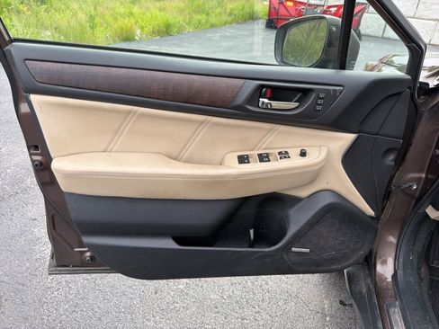 Used 2019 Subaru Outback 2.5i Limited AWD/4WD image 13