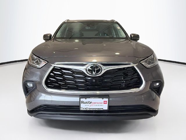 Used 2024 Toyota Highlander Limited AWD/4WD image 2