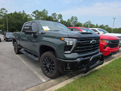 Used 2025 Chevrolet Silverado 2500 LT w/ Trail Boss Package AWD/4WD image 2
