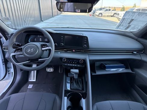 New 2026 Hyundai Elantra SEL Sport FWD image 23