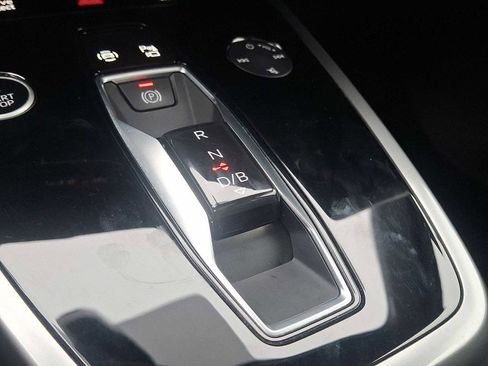 Used 2022 Audi Q4 e-tron Premium Plus image 12