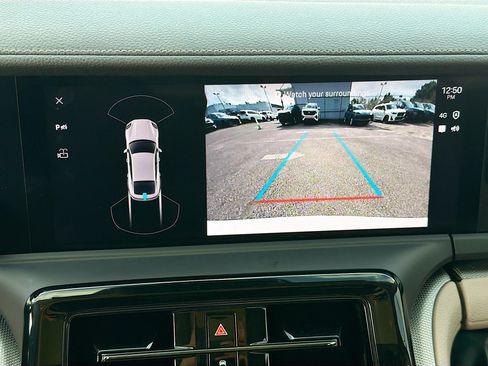 Used 2025 Porsche Panamera 4 image 34