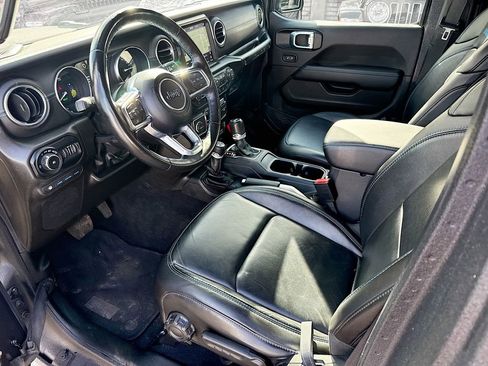 Used 2021 Jeep Wrangler Unlimited Rubicon 4xe w/ Cold Weather Group AWD/4WD image 25