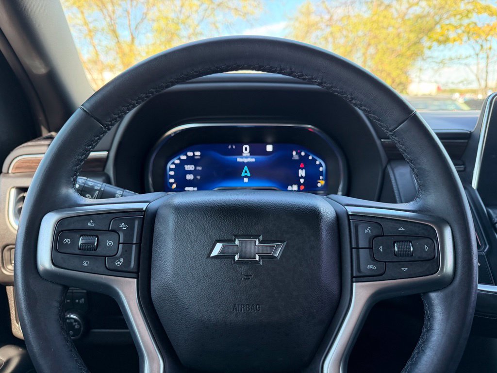 Used 2022 Chevrolet Tahoe Z71 w/ Luxury Package AWD/4WD image 11