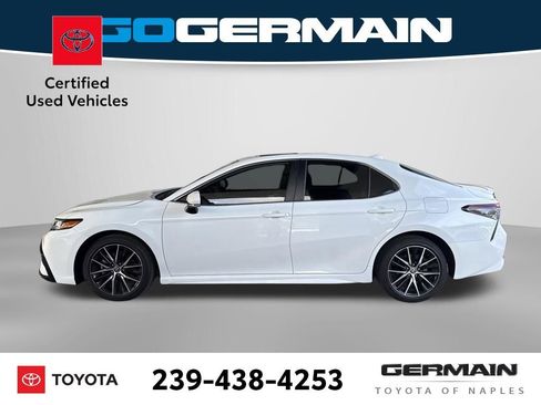Used 2024 Toyota Camry SE w/ Cold Weather Package FWD image 3