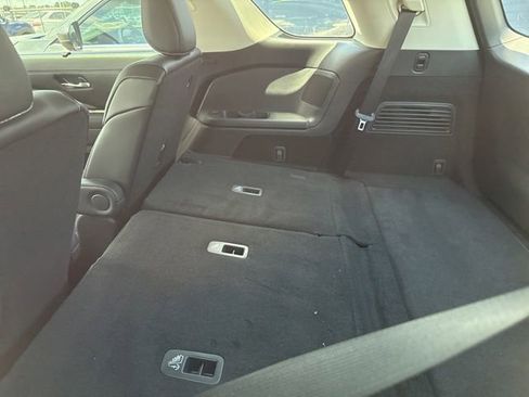 Used 2024 Nissan Pathfinder SL w/ SL Premium Package FWD image 13