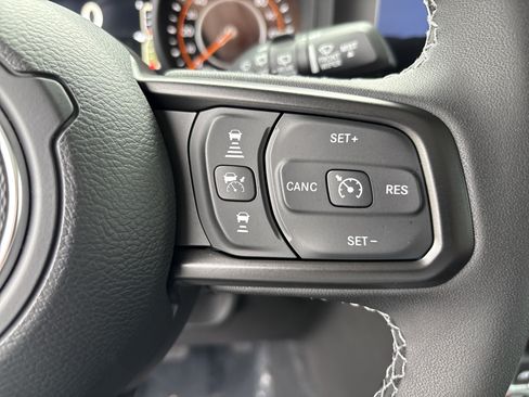 Used 2026 Jeep Wrangler Rubicon w/ Safety Group AWD/4WD image 23