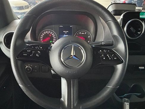 Used 2025 Mercedes-Benz Sprinter 2500 image 30