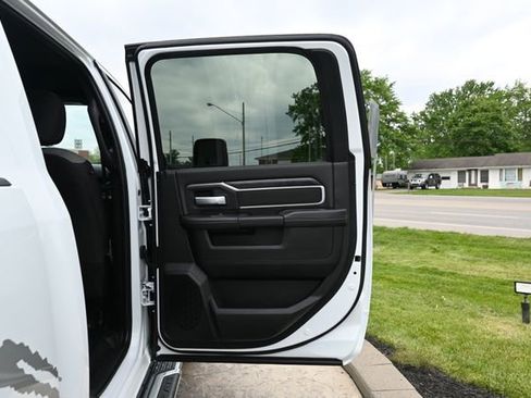 Used 2024 RAM 2500 Big Horn AWD/4WD image 20