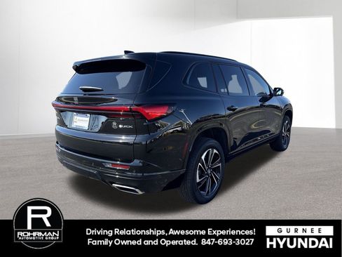 Used 2025 Buick Enclave Sport Touring AWD/4WD image 9