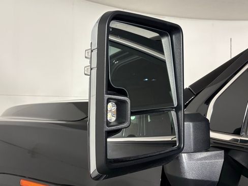 Used 2024 GMC Sierra 3500 Denali Ultimate AWD/4WD image 16