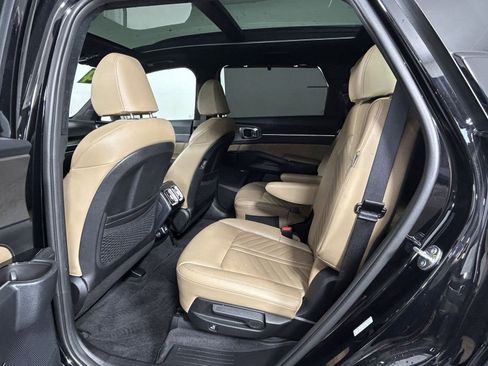 Certified 2024 Kia Sorento SX Prestige w/ Olive Brown Leather Package image 19