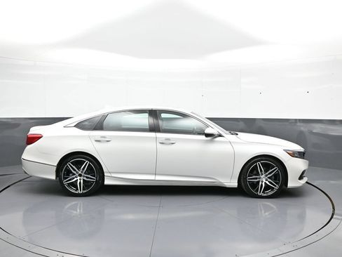 Used 2021 Honda Accord Touring image 5