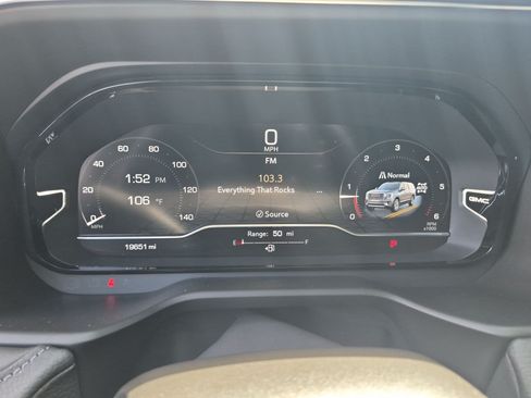 Used 2024 GMC Yukon XL Denali AWD/4WD image 20