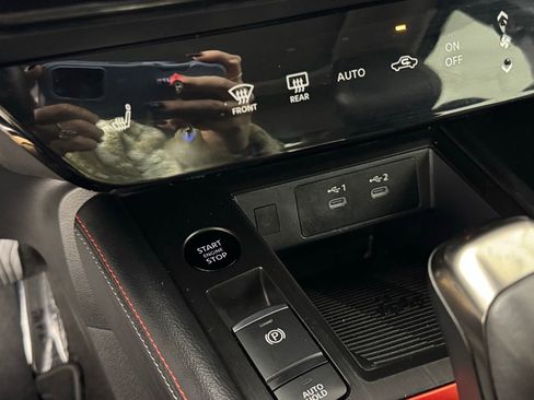 Used 2025 Nissan Kicks SR w/ SR Premium Package image 22