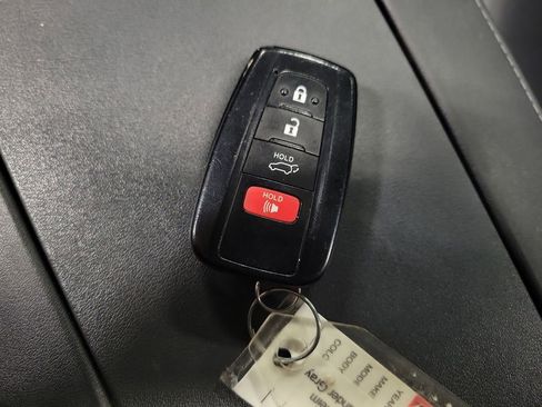 Used 2020 Toyota Highlander XLE image 15