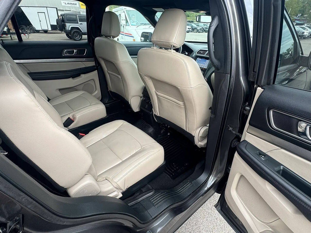 Used 2019 Ford Explorer XLT w/ Equipment Group 202A AWD/4WD image 15