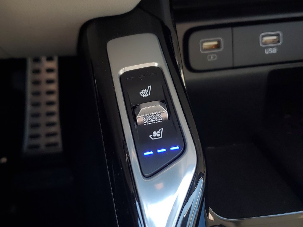 Used 2023 Kia Sorento AWD image 30