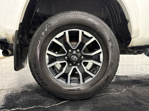 Used 2023 Toyota Tacoma TRD Sport w/ TRD Premium Sport Package AWD/4WD image 8