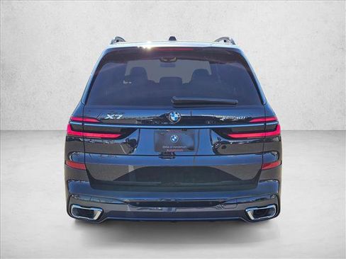 New 2026 BMW X7 xDrive40i image 8