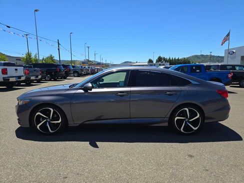 Used 2020 Honda Accord Sport image 2
