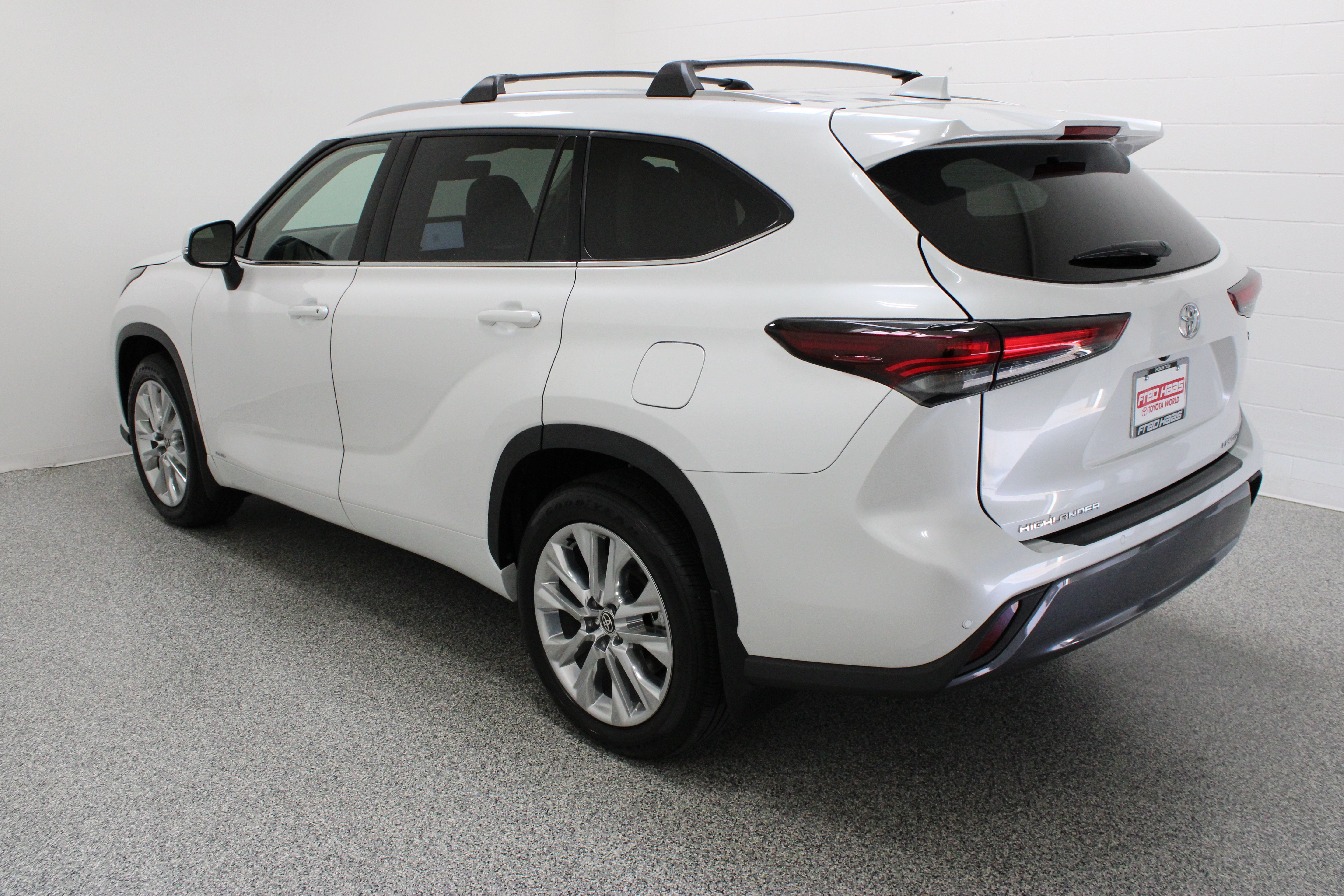 Used 2026 Toyota Highlander Limited AWD/4WD image 9