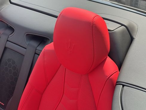 Used 2024 Maserati GranCabrio Trofeo image 25