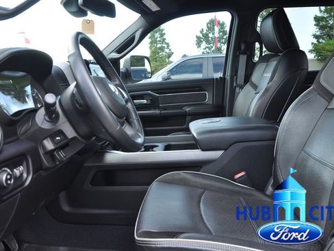 Used 2022 RAM 2500 Laramie w/ Night Edition AWD/4WD image 10