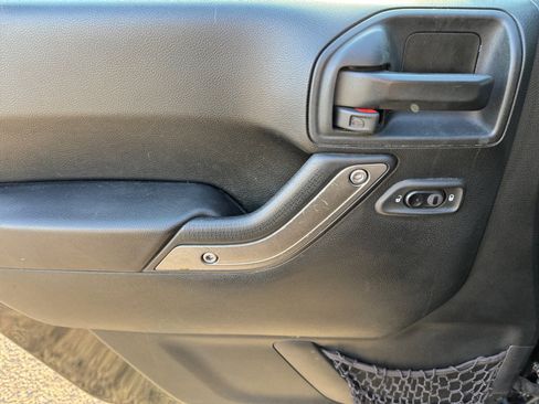 Used 2018 Jeep Wrangler Unlimited Sport S image 15