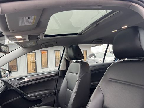 Used 2020 Volkswagen Golf 4-Door image 15