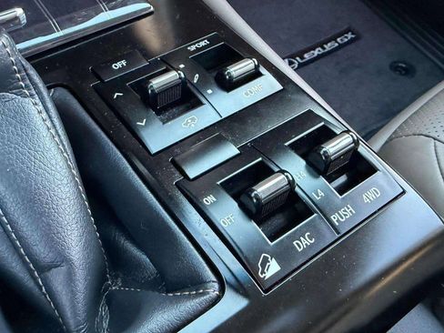 Used 2021 Lexus GX 460 Luxury w/ Sport Design Package image 20