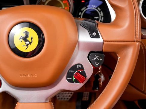 Used 2016 Ferrari California T RWD image 42