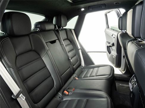 New 2026 Porsche Macan GTS AWD/4WD image 23