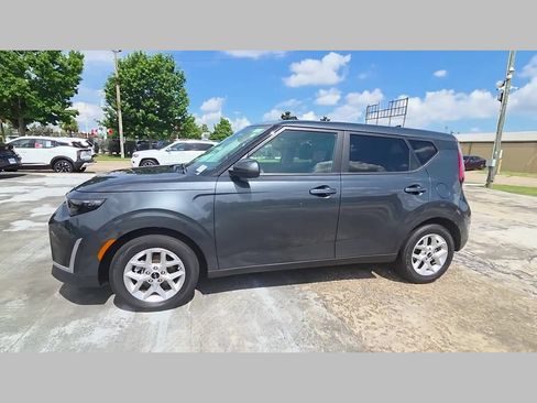 Used 2025 Kia Soul LX w/ LX Technology Package FWD image 45