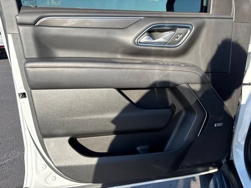 Used 2024 GMC Yukon AT4 w/ Technology Package AWD/4WD image 19