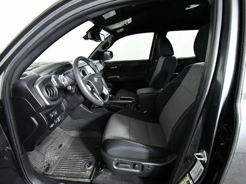 Used 2023 Toyota Tacoma TRD Sport image 5