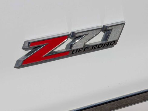 Used 2018 Chevrolet Silverado 3500 LTZ AWD/4WD image 11