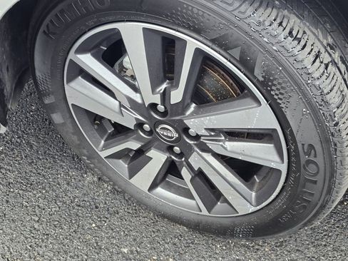 Used 2025 Nissan Versa SV image 23