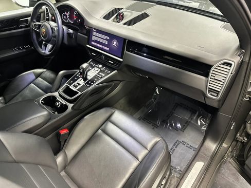 Used 2022 Porsche Cayenne AWD/4WD image 20