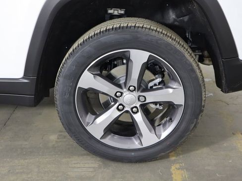 New 2026 Jeep Grand Cherokee Limited AWD/4WD image 44