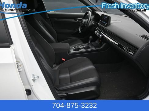 Used 2023 Honda Civic Sport image 11