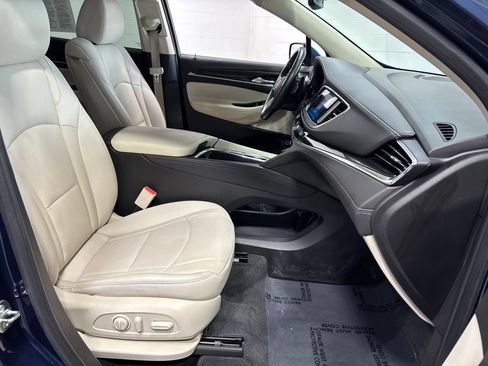 Used 2023 Buick Enclave Essence AWD/4WD image 10